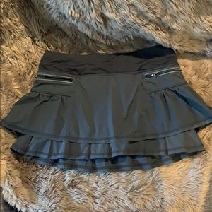 Black ruffle Lululemon skirt skort in a size 4